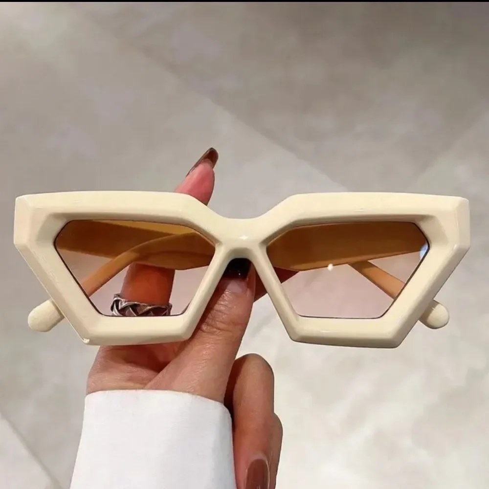Retro Geometric Cat Eye Sunglasses Retrofuturist - Picture 1 of 2